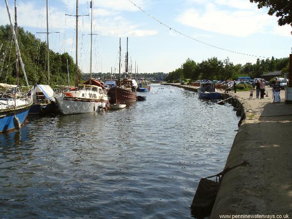 Spike Island, Sankey Canal