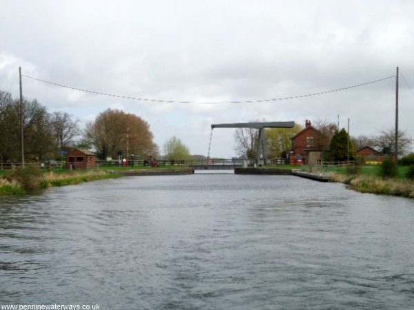 Top Lane Lift Bridge