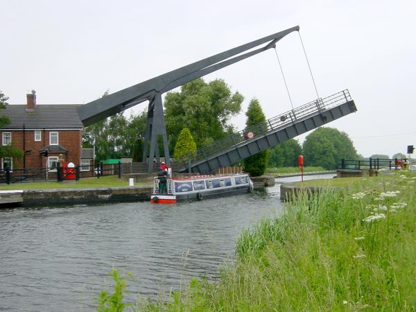 Sykehouse Lift Bridge, New Junction Canal