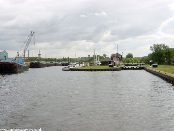 Eastwood Lock, Rotherham Cut