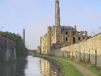 Leeds and Liverpool Canal at Burnley, computer desktop wallpaper